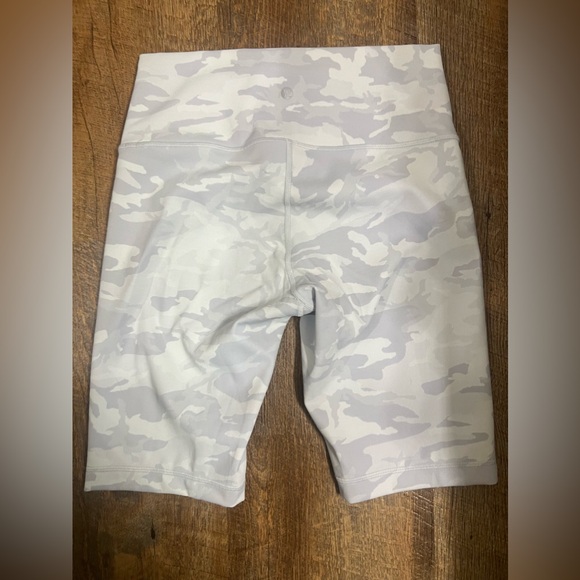 Lululemon Wunder Under Short *Ribbed size 10 - Picture 3 of 4